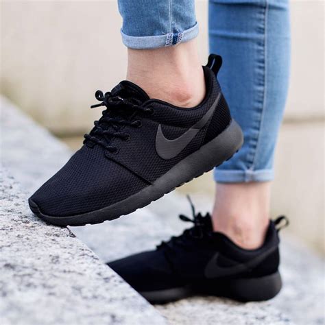 Womens Nike Black Roshe